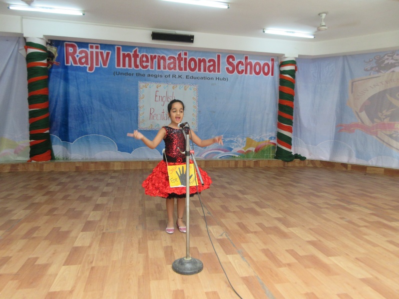 3.JPG-English Recitation Competition