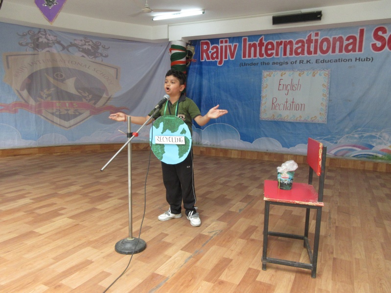 4.JPG-English Recitation Competition