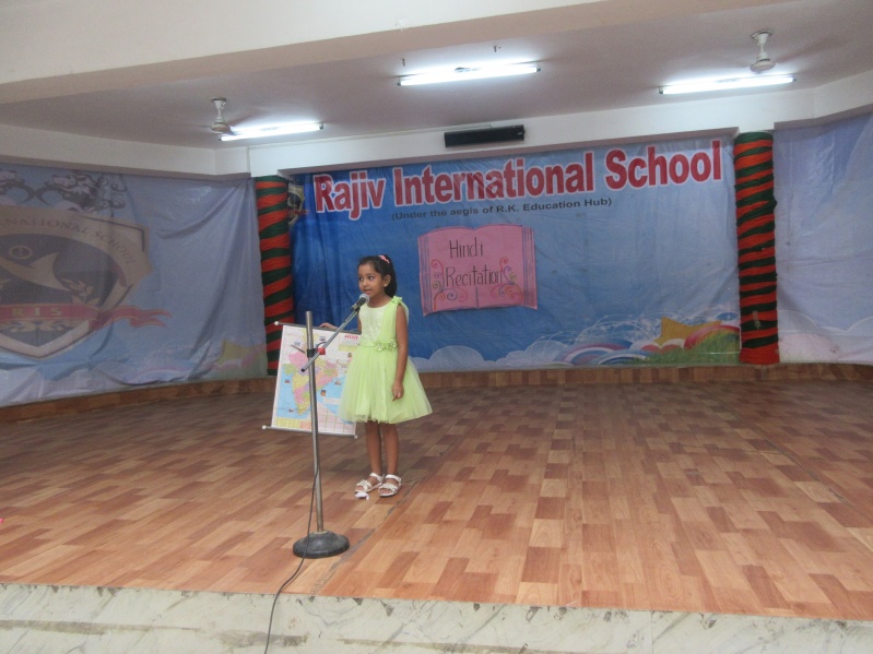 12.JPG-Hindi Recitation Competition