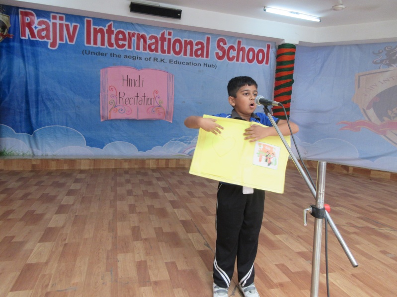 14.JPG-Hindi Recitation Competition