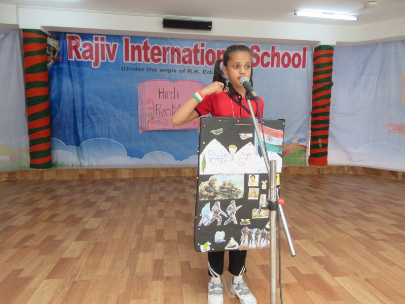 16.JPG-Hindi Recitation Competition