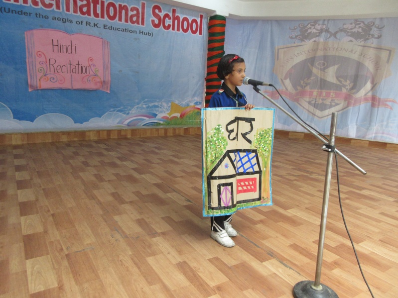 3.JPG-Hindi Recitation Competition