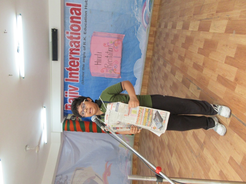 4.JPG-Hindi Recitation Competition