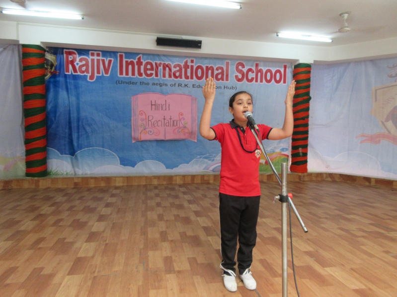 5.JPG-Hindi Recitation Competition