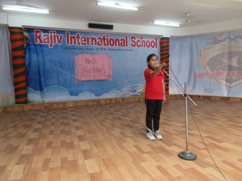 8.JPG-Hindi Recitation Competition