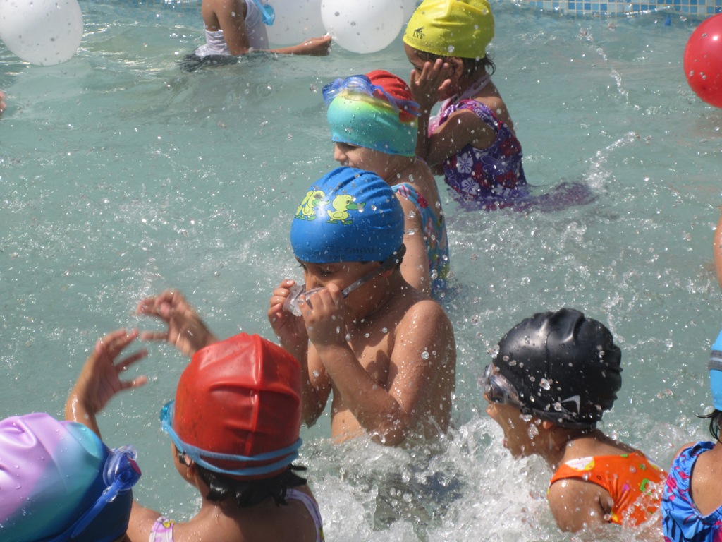 8.JPG-Pool Party