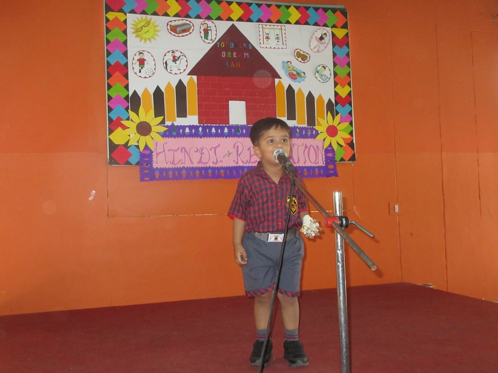 1.JPG-Hindi Recitation Competition