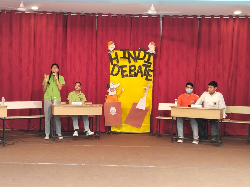 3.JPG-Hindi Debate Competition