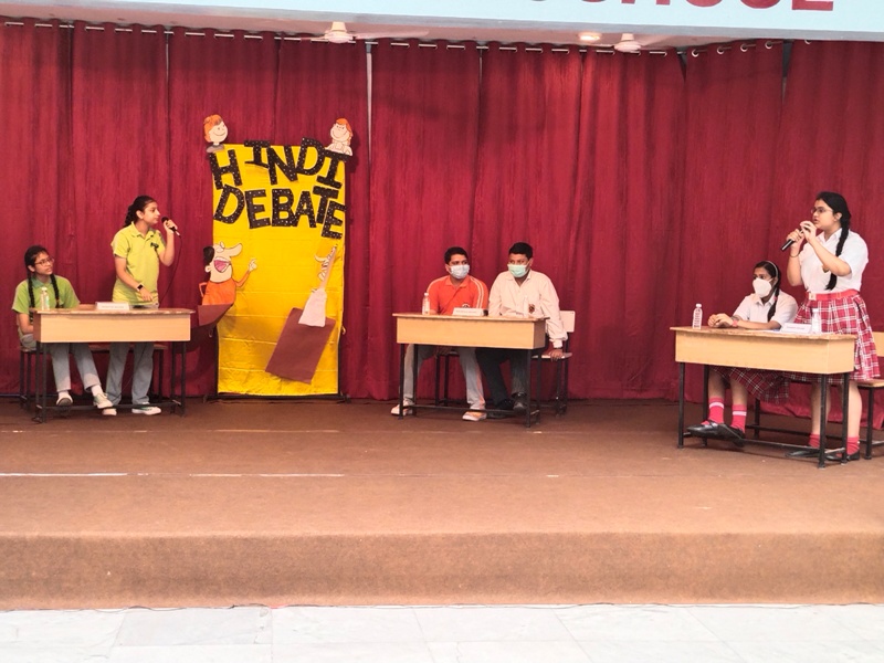 5.JPG-Hindi Debate Competition