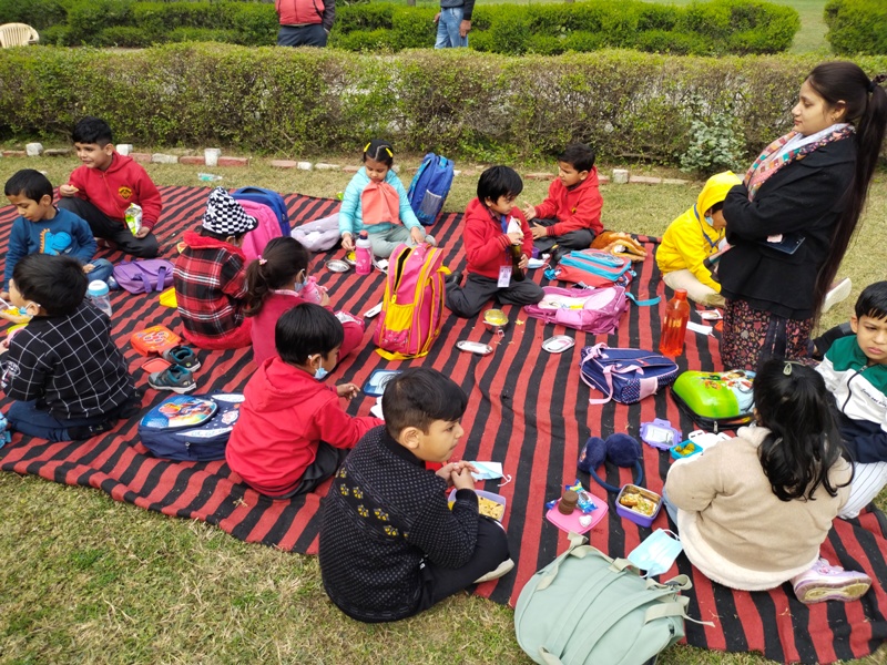 7.JPG-Kindergarten Picnic