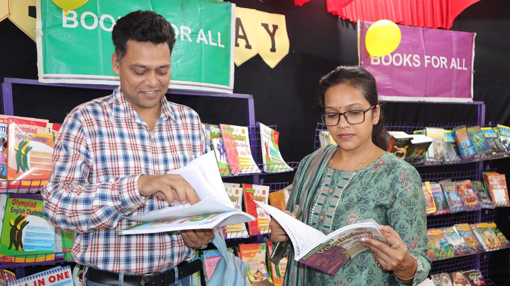 10.JPG-Book Fair